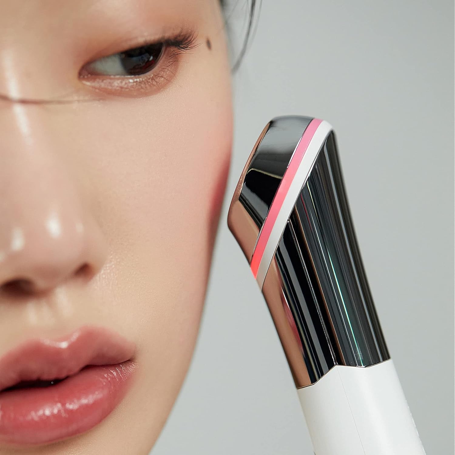 Transform Your Skin with the Age-R ATS Air Shot - The Ultimate Microneedling Pore Tightening Device for Exquisite Absorption, Refined Pores, and Silky Smooth Texture!